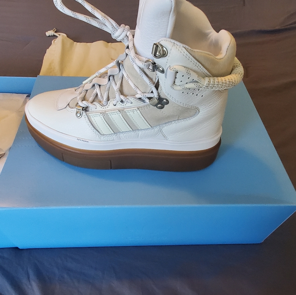 Ivy Park Women's tennis shoes